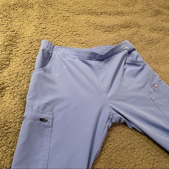 FIGS Scrub Bottoms Size Medium - Picture 11 of 11